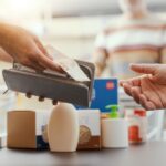 ¿Qué método de pago es mejor, la tarjeta o el efectivo?