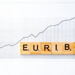 El euríbor abaratará las cuotas de las hipotecas con revisión anual    